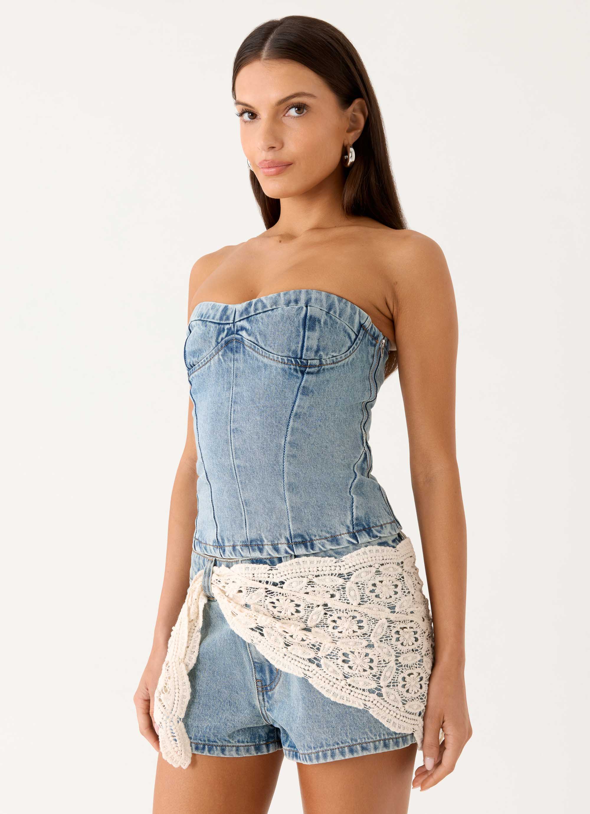 Avedon Scarf Denim Mini Shorts - Light Wash - Image 9