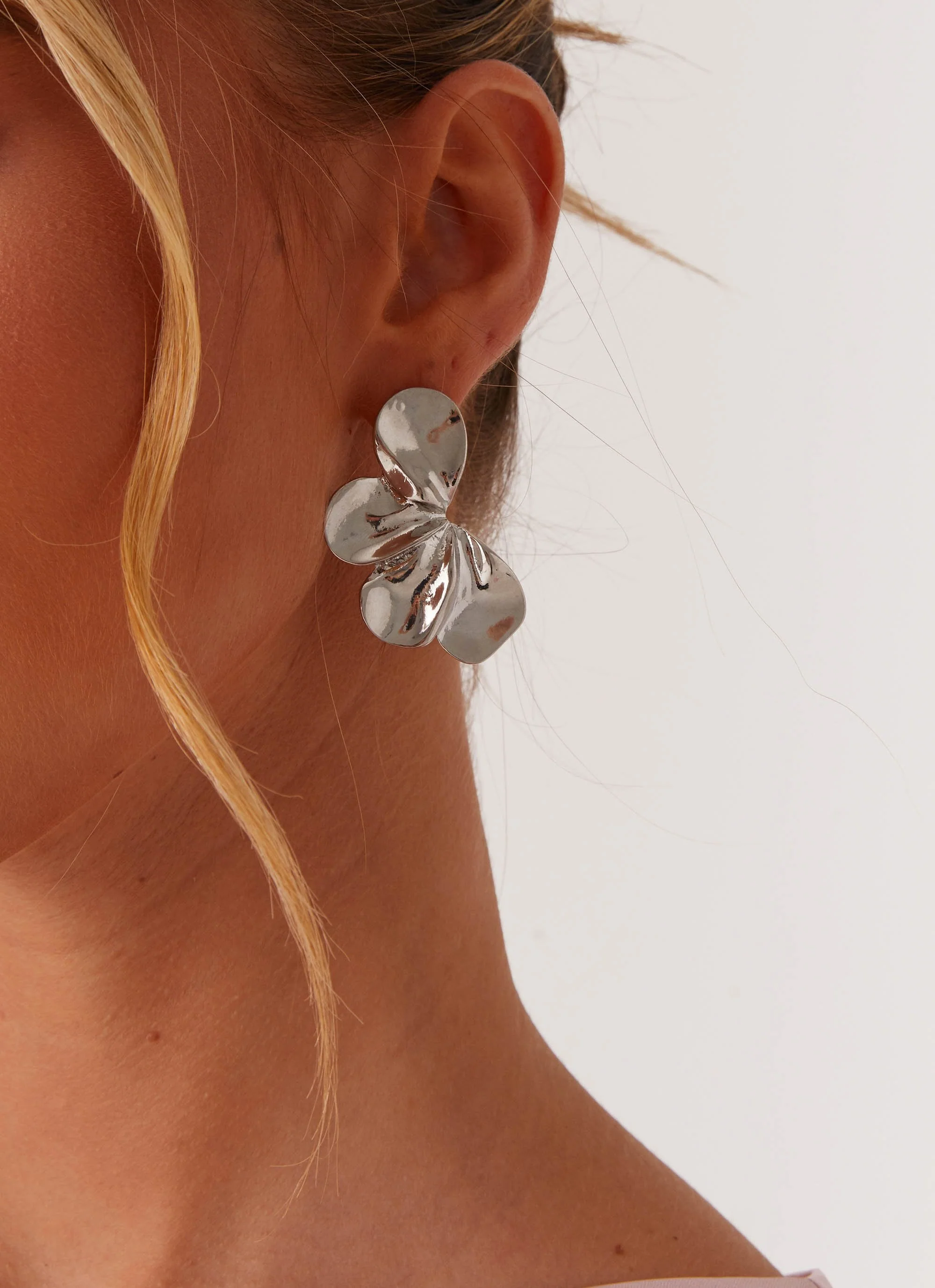 Caspian Flower Earrings - Silver - Image 3
