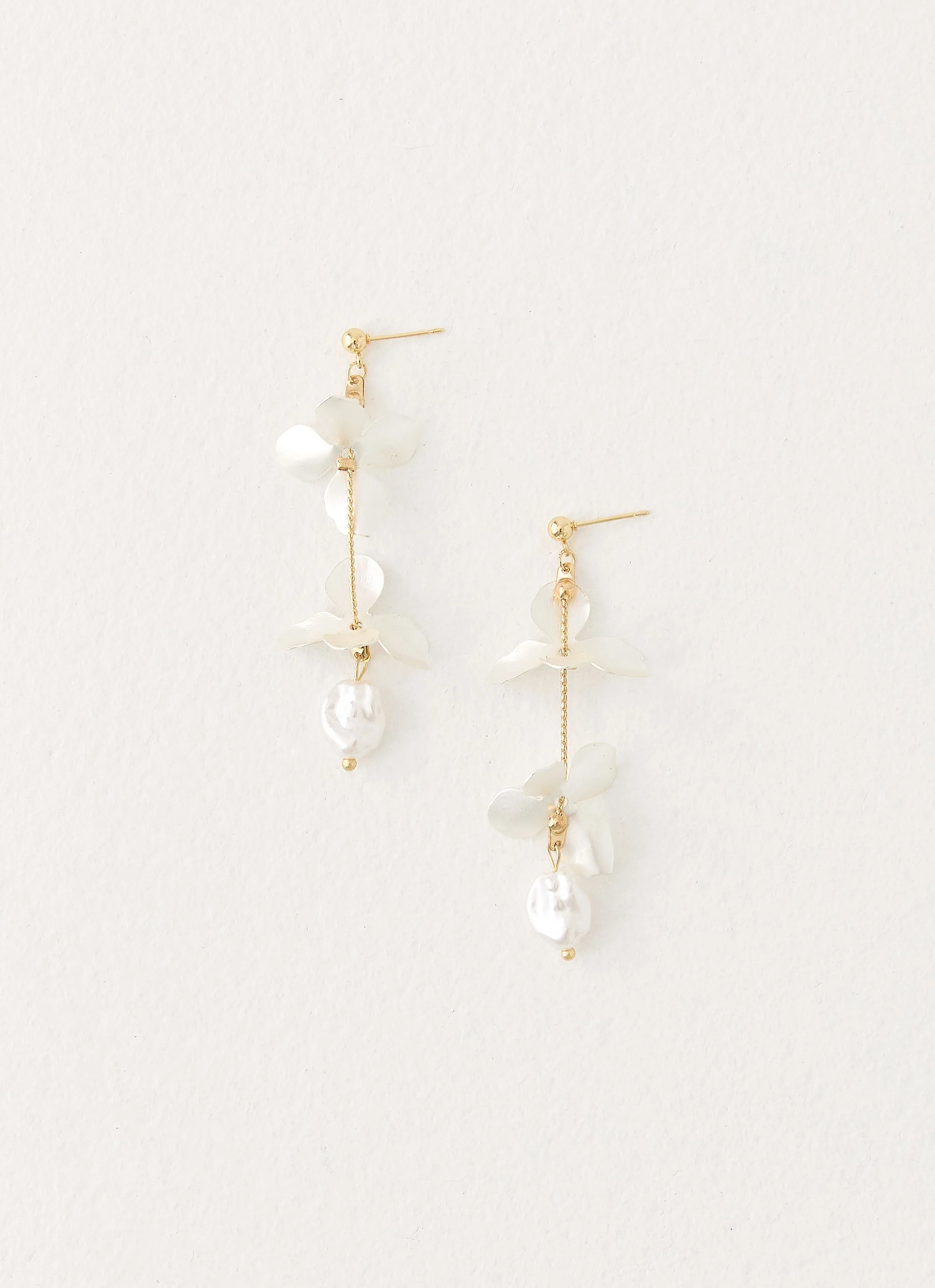 Costa Aura Earrings - Pearl