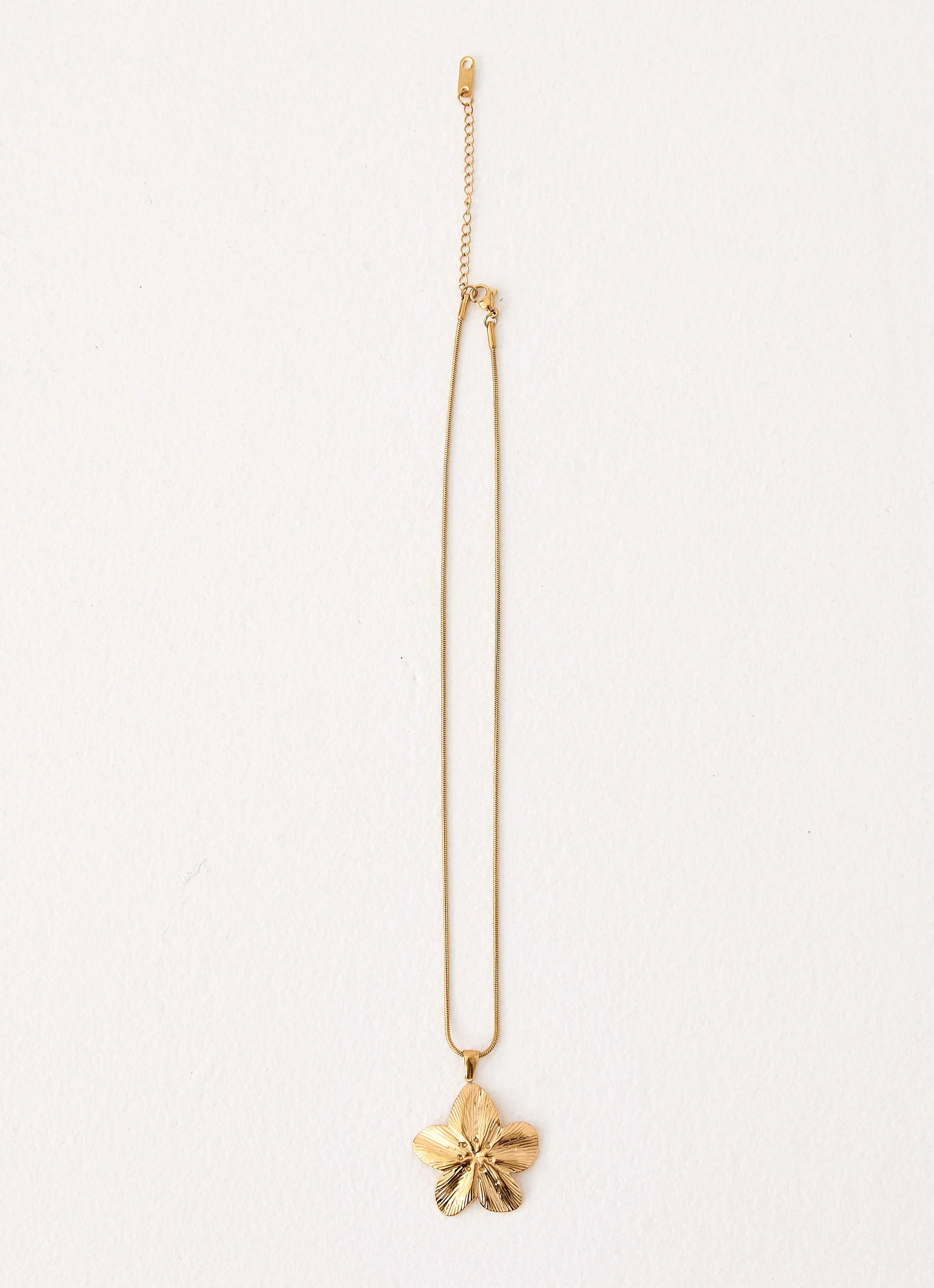 Hibiscus Gold Necklace - Gold - Image 4