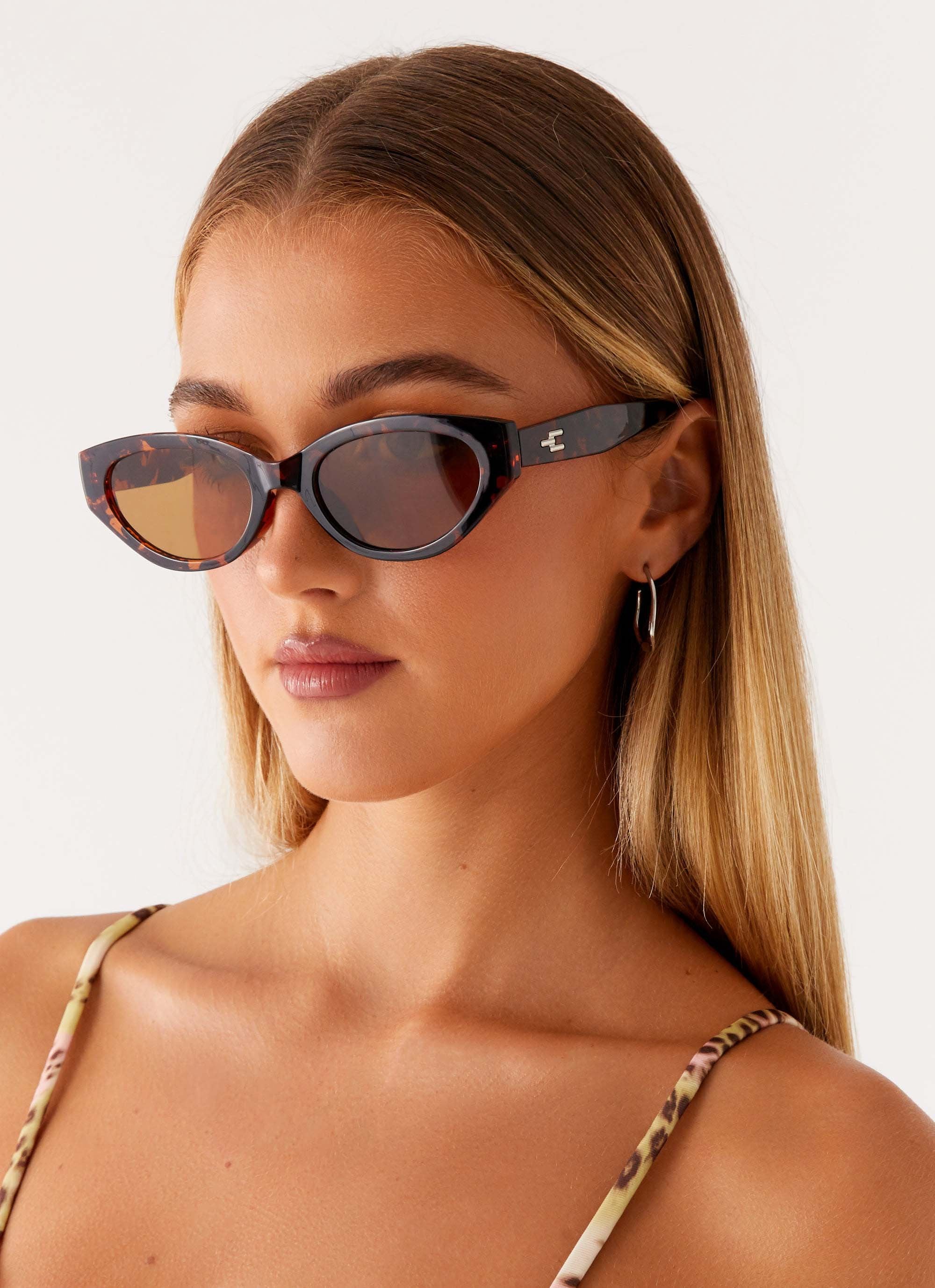 Janice Sunglasses - Tort - Image 2