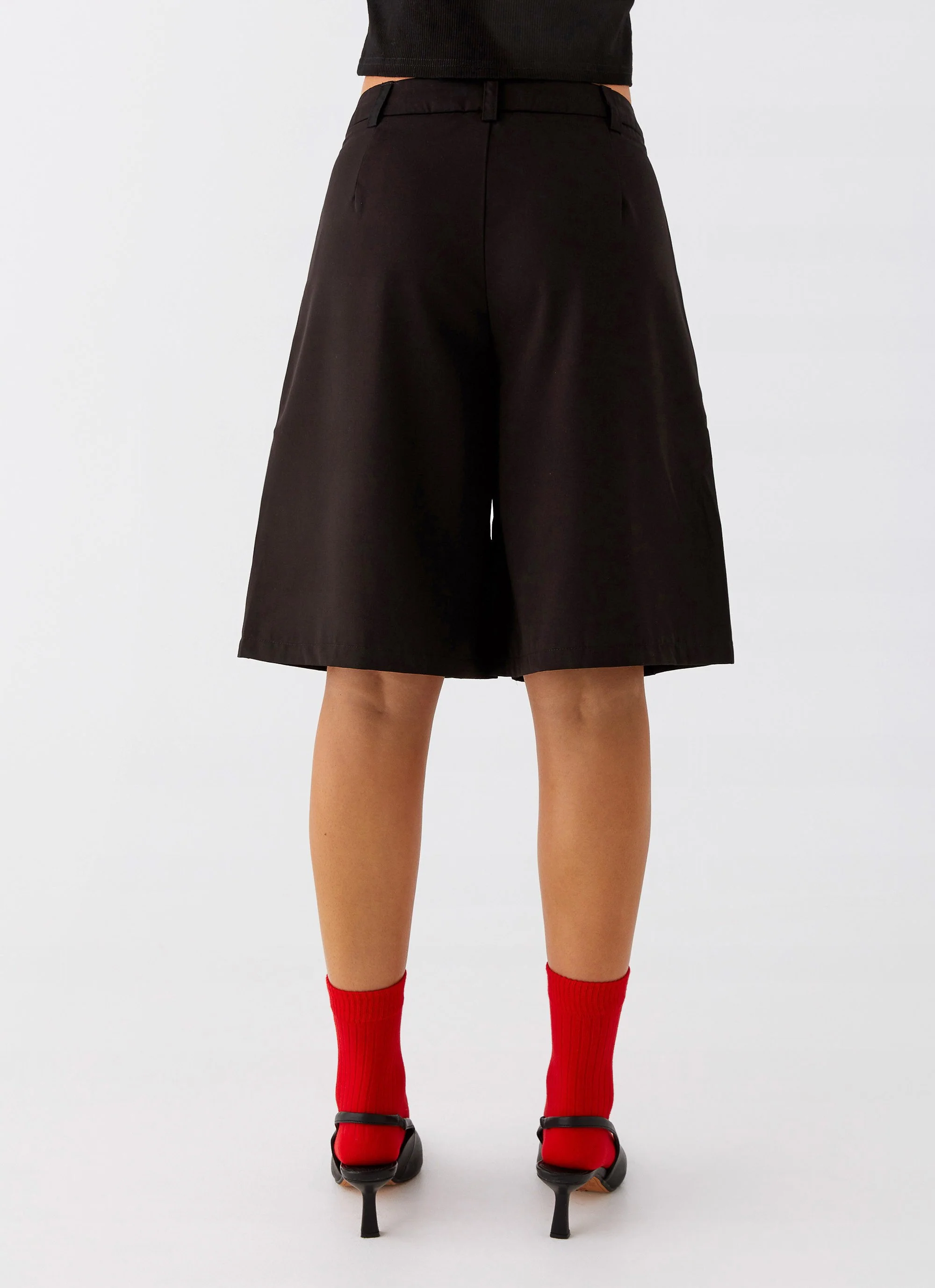Jeni Long Tailored Jorts - Black - Image 4