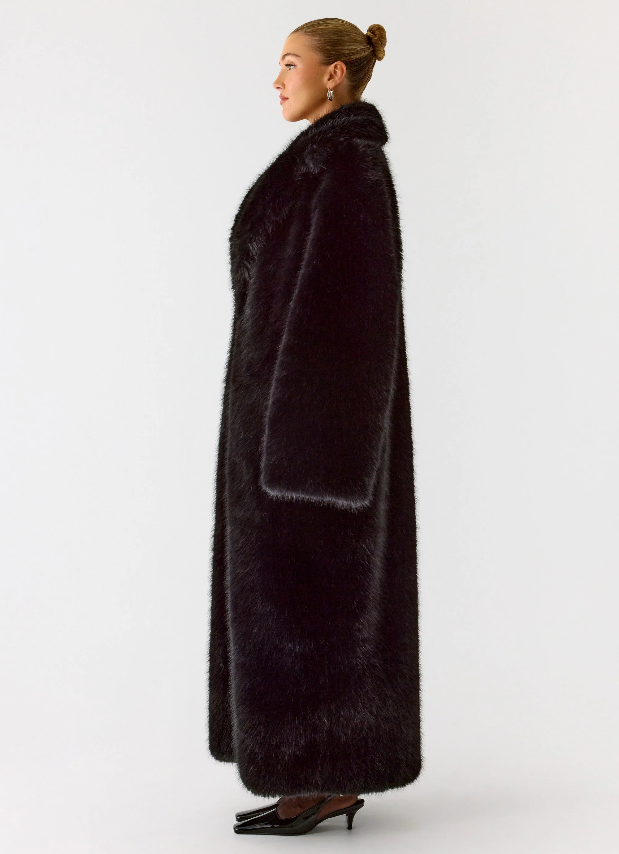 Kamil Faux Fur Maxi Coat - Black - Image 6