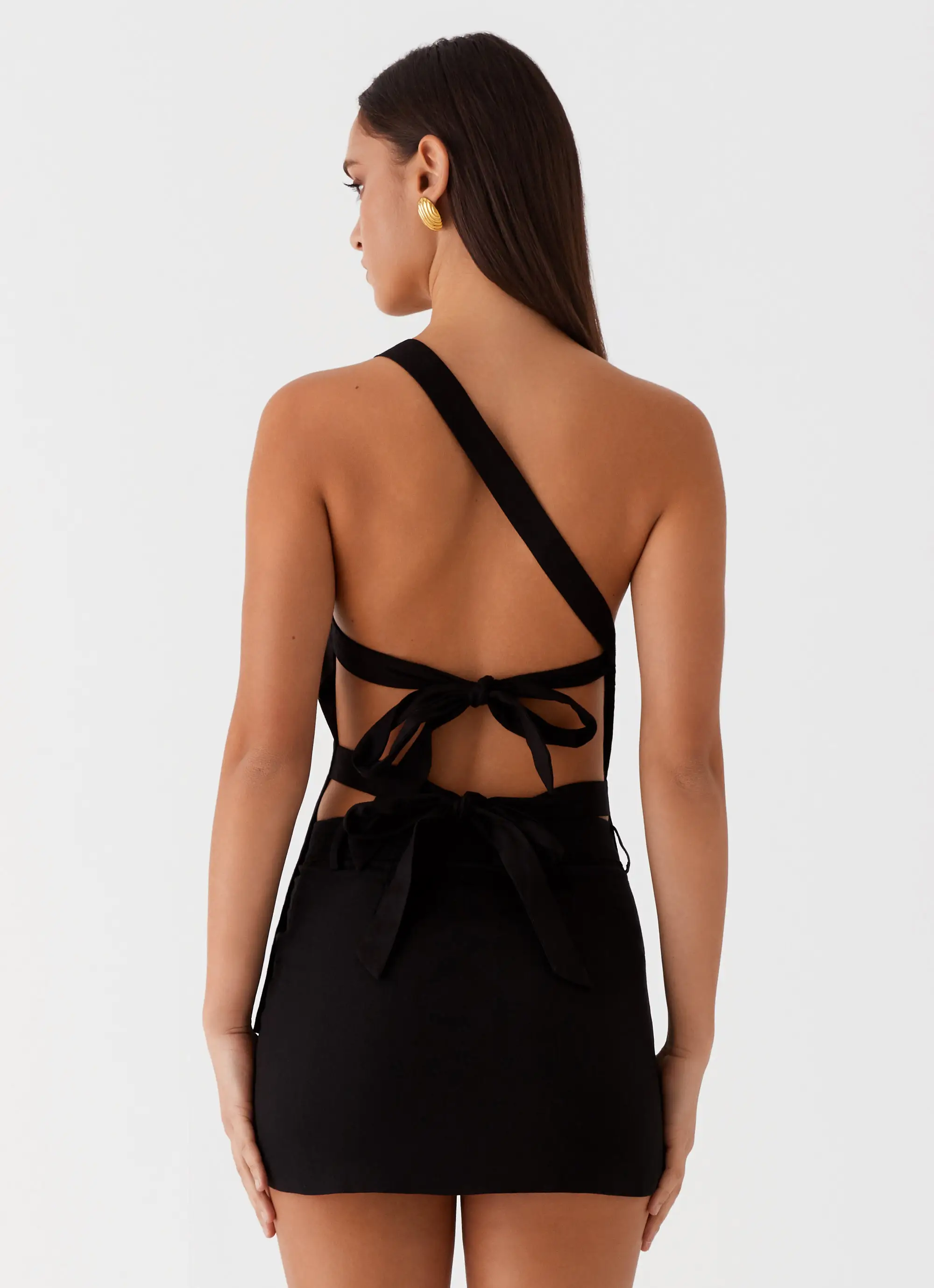 Olsen Linen One Shoulder Top - Black - Image 4
