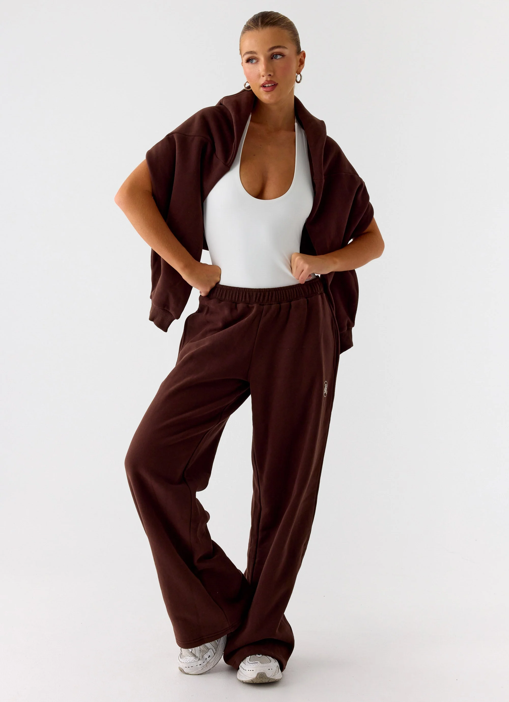 Signature Low Rise Sweatpants - Chocolate - Image 6